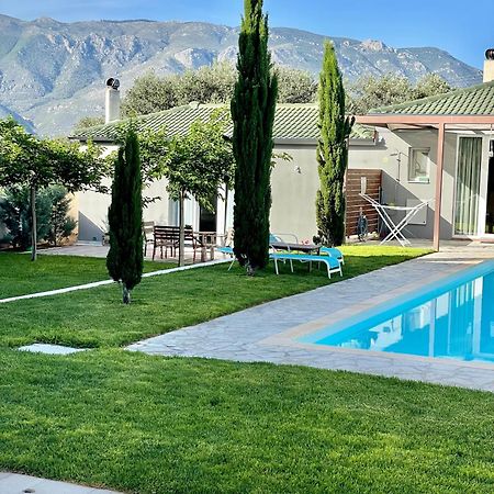 Pool Guesthouse Korinth Exterior foto