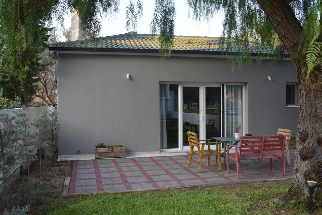 Pool Guesthouse Korinth Exterior foto